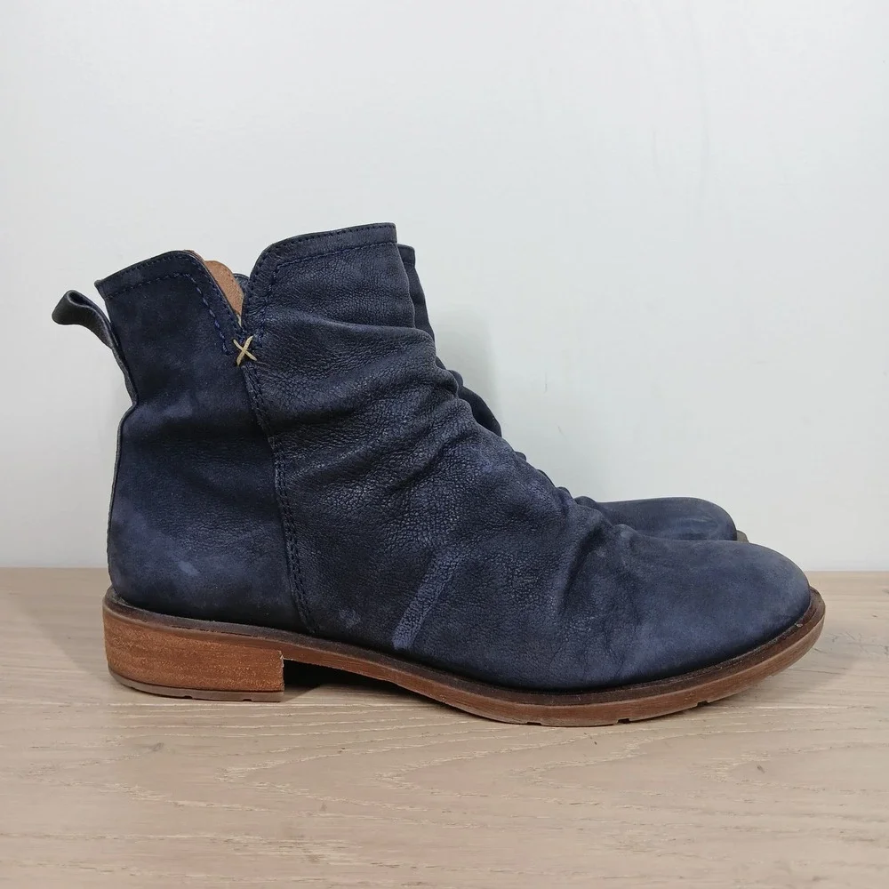 Sofft Ankle Boots Womens 6.5 Blue Leather Ankle Chelsea Distressed Casual